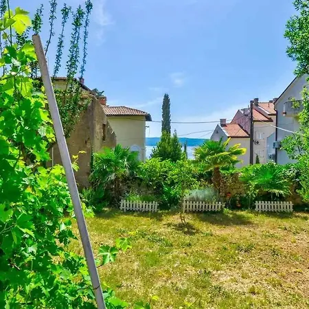 Apartment In 39200 Selce